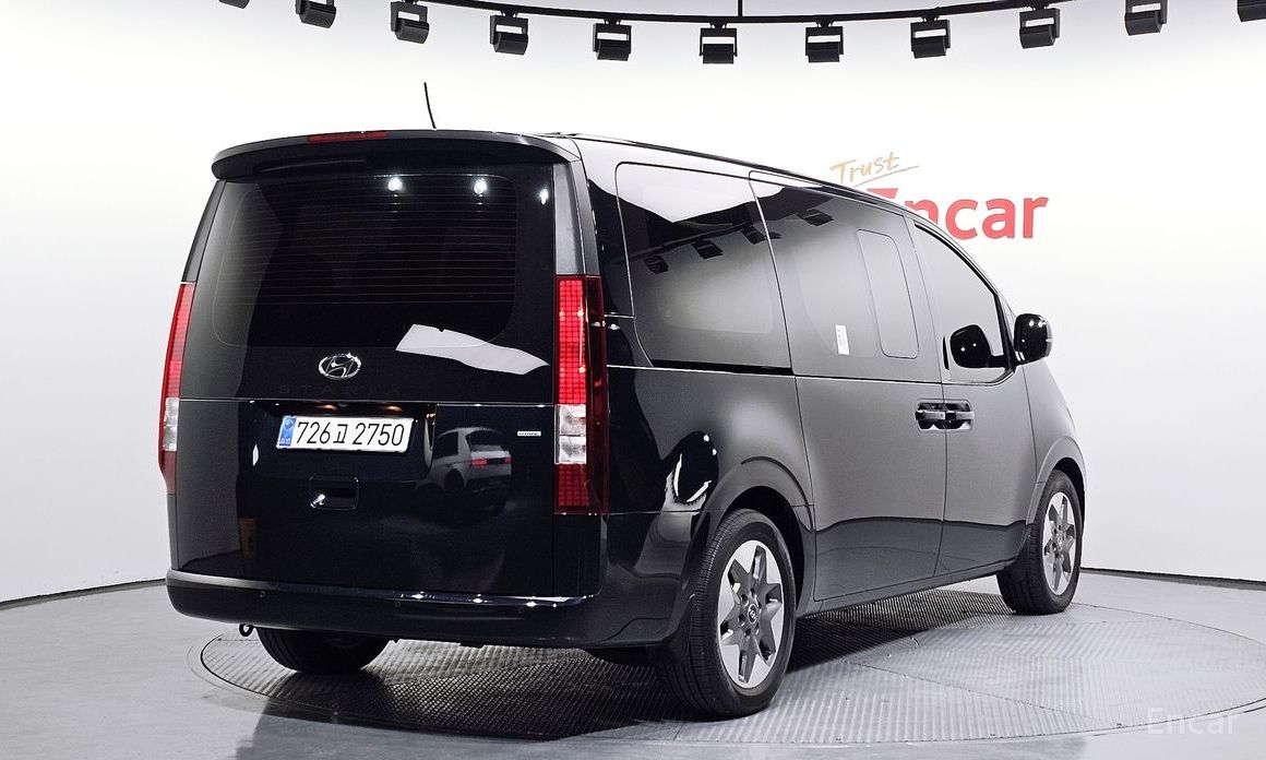  Hyundai Staria