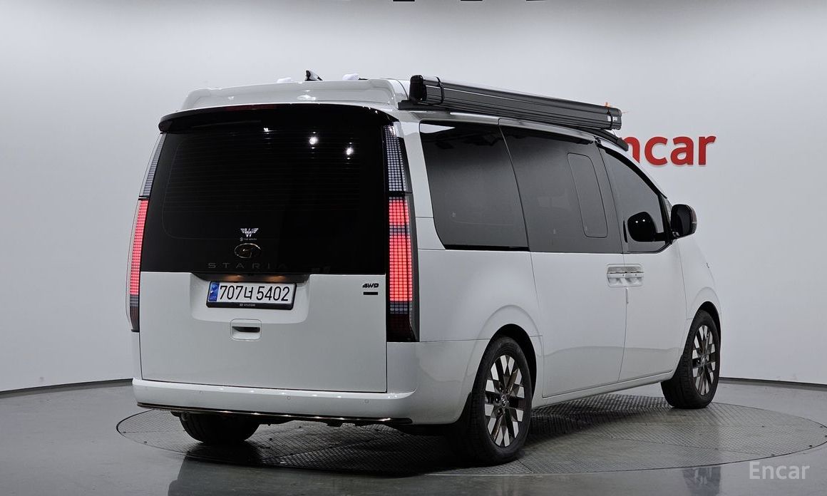  Hyundai Staria