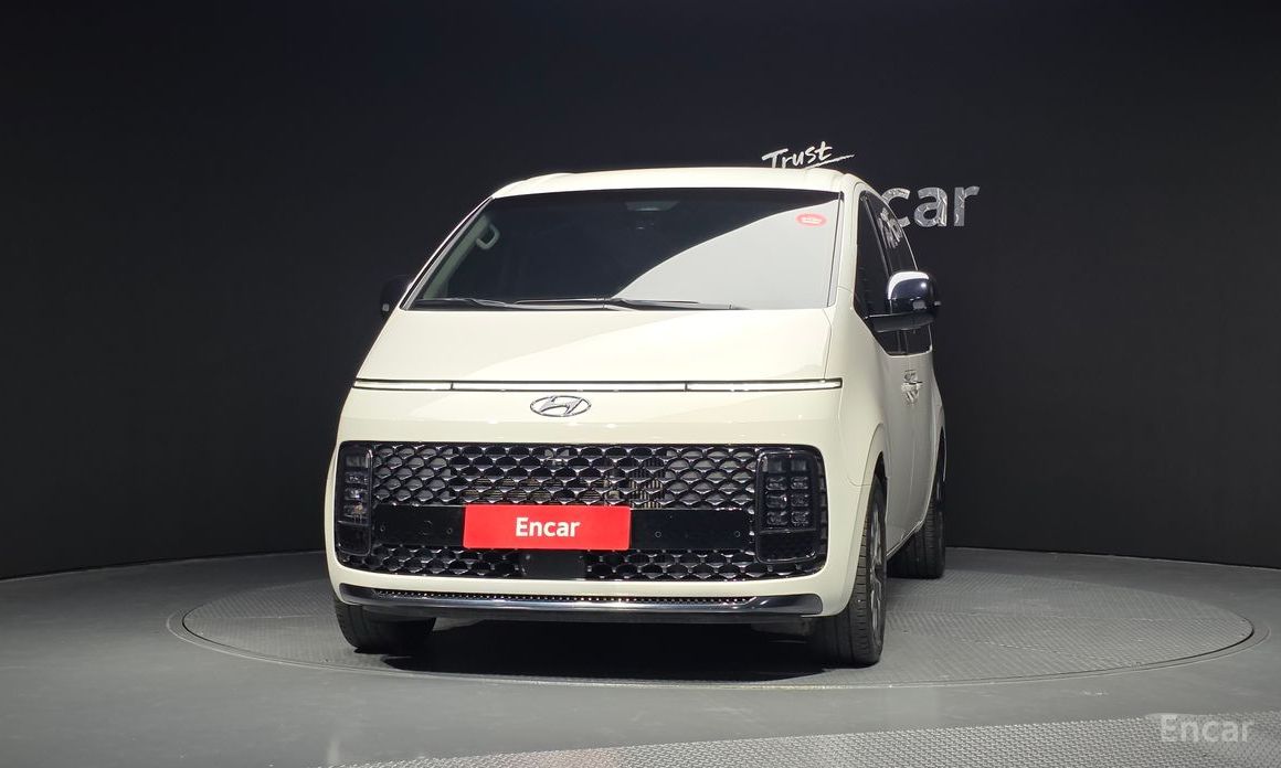  Hyundai Staria