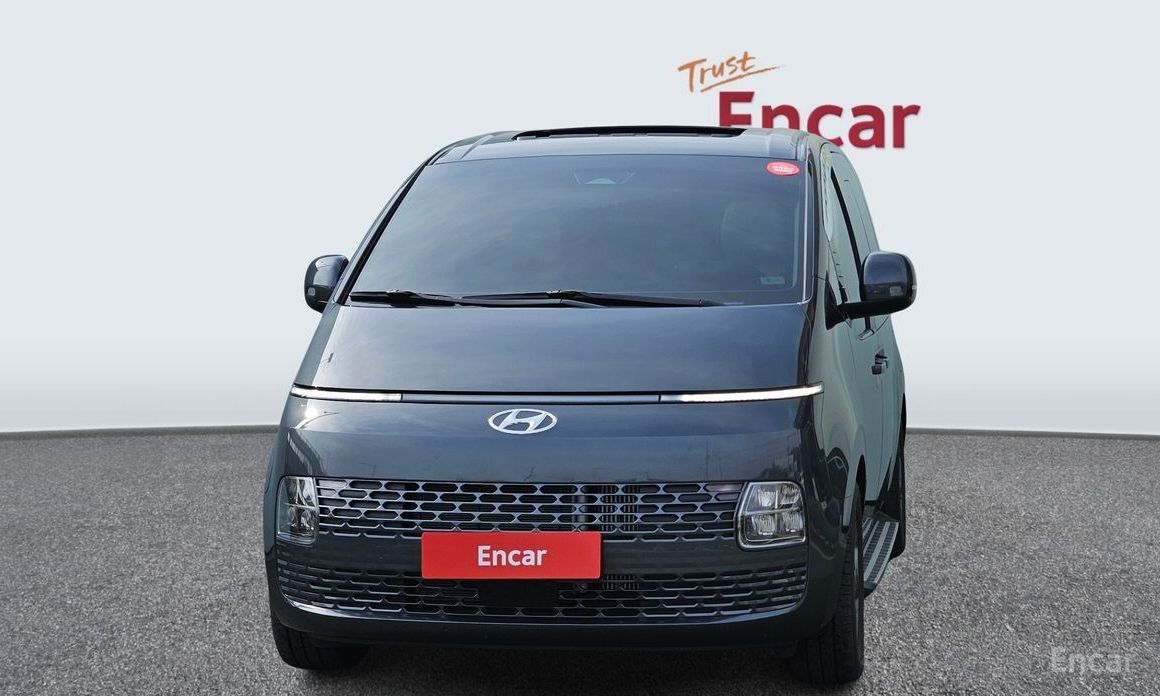  Hyundai Staria