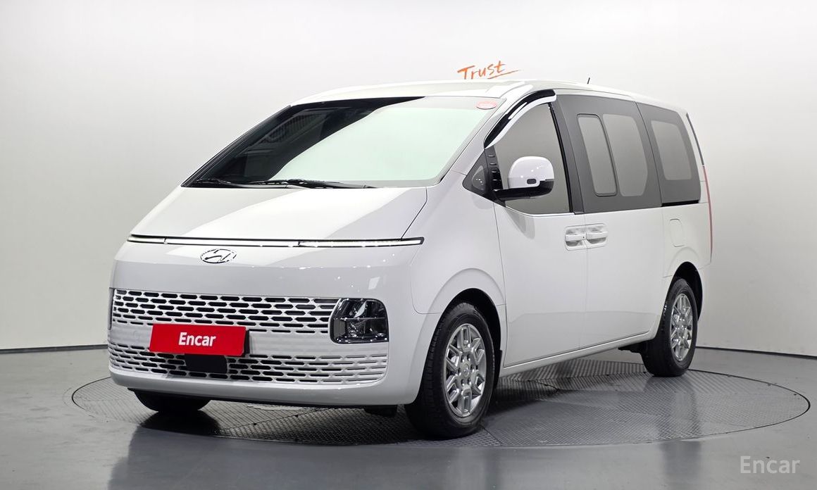  Hyundai Staria