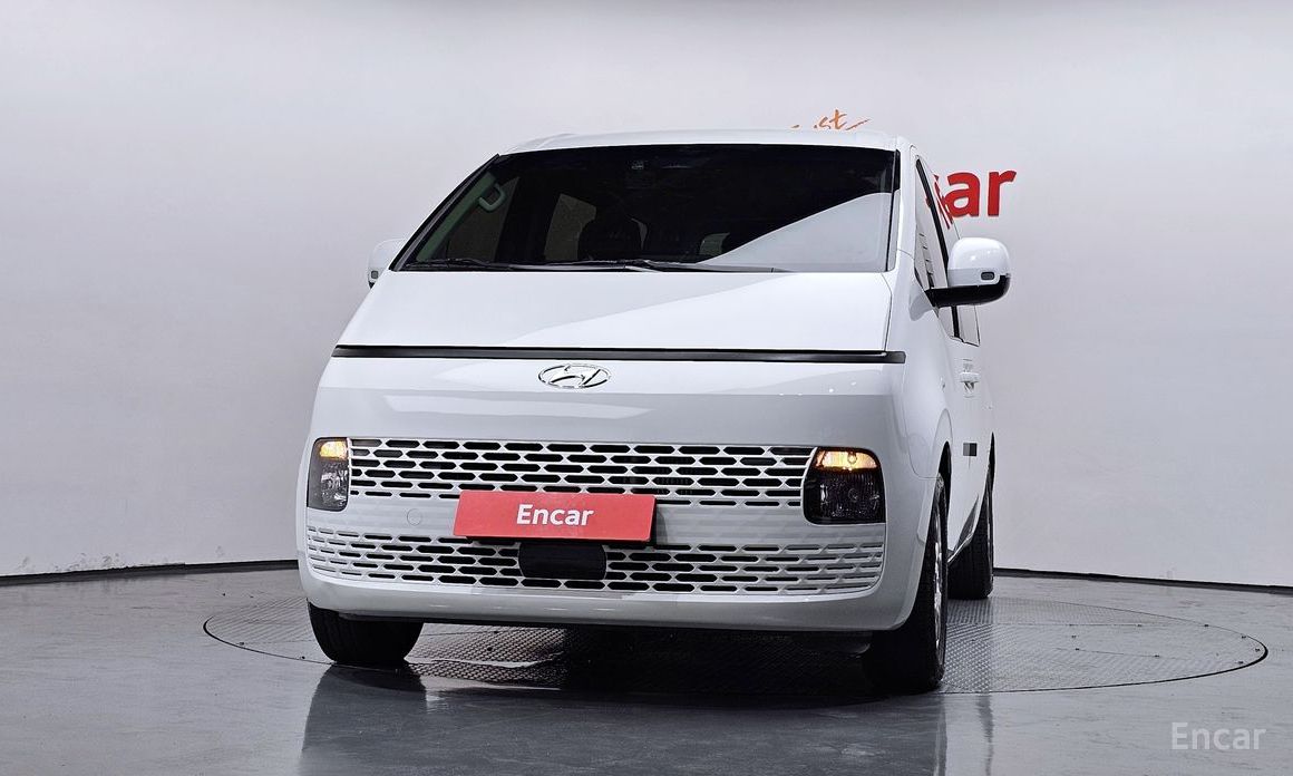  Hyundai Staria