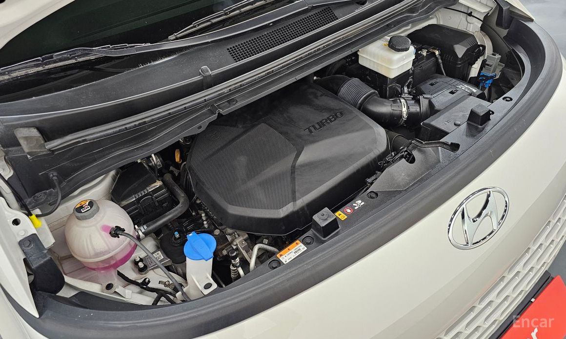  Hyundai Staria