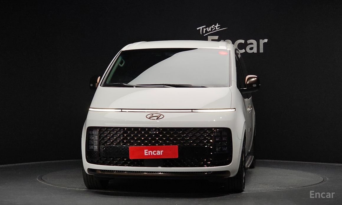  Hyundai Staria