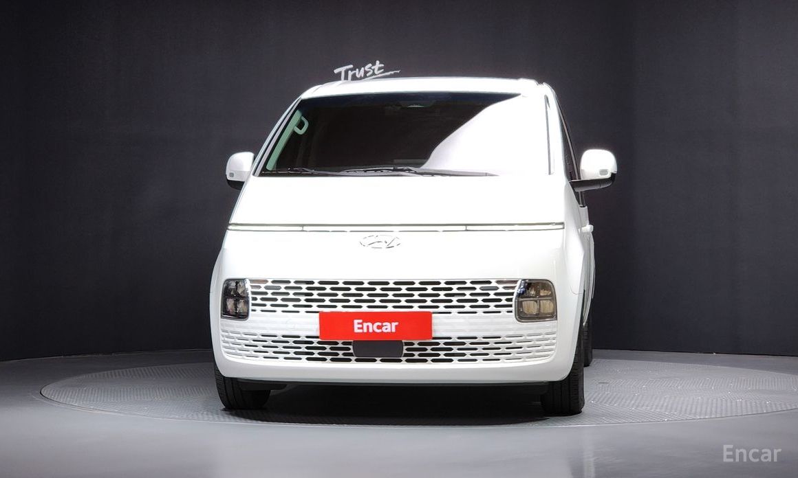  Hyundai Staria