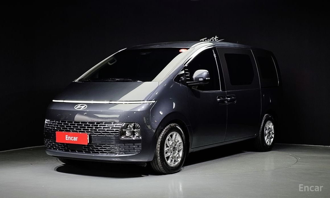  Hyundai Staria