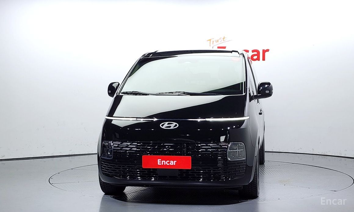  Hyundai Staria