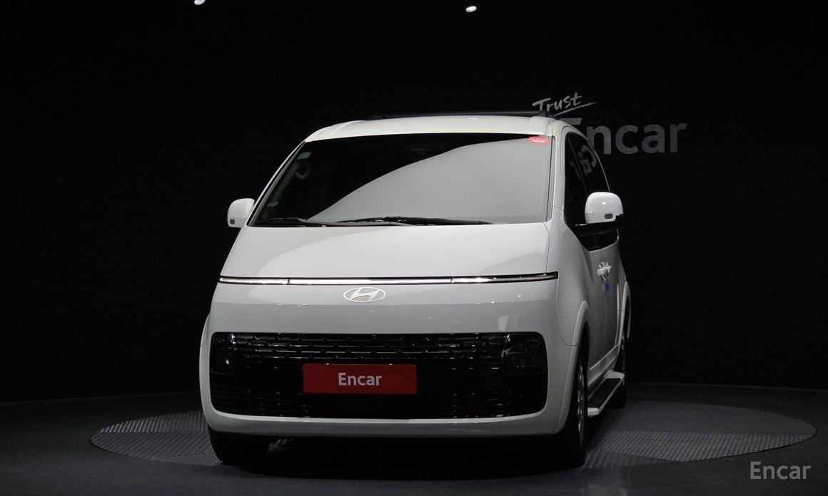  Hyundai Staria