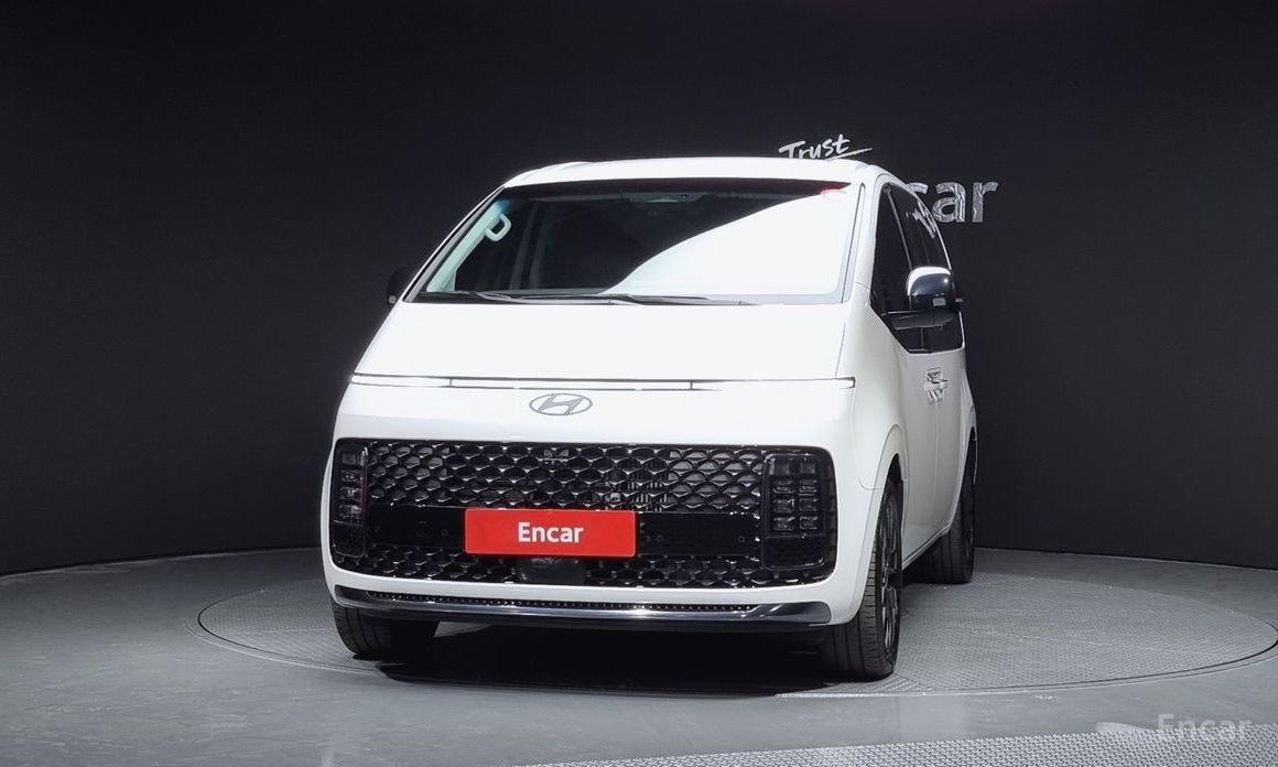  Hyundai Staria
