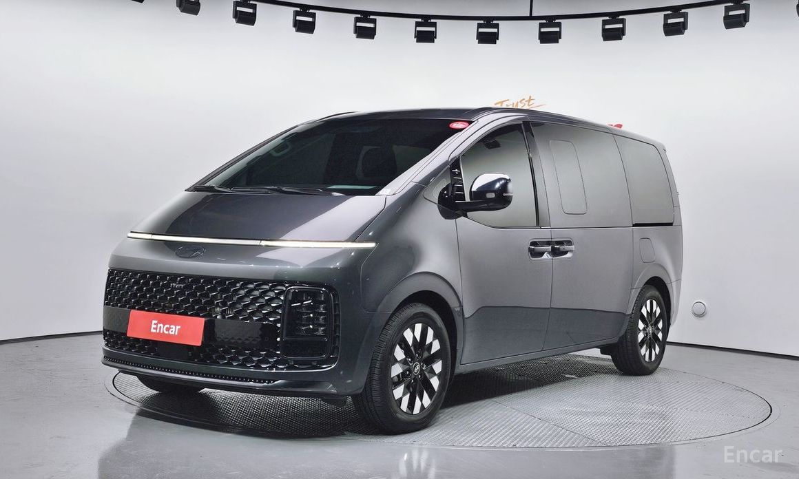  Hyundai Staria
