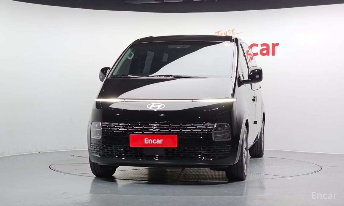  Hyundai Staria