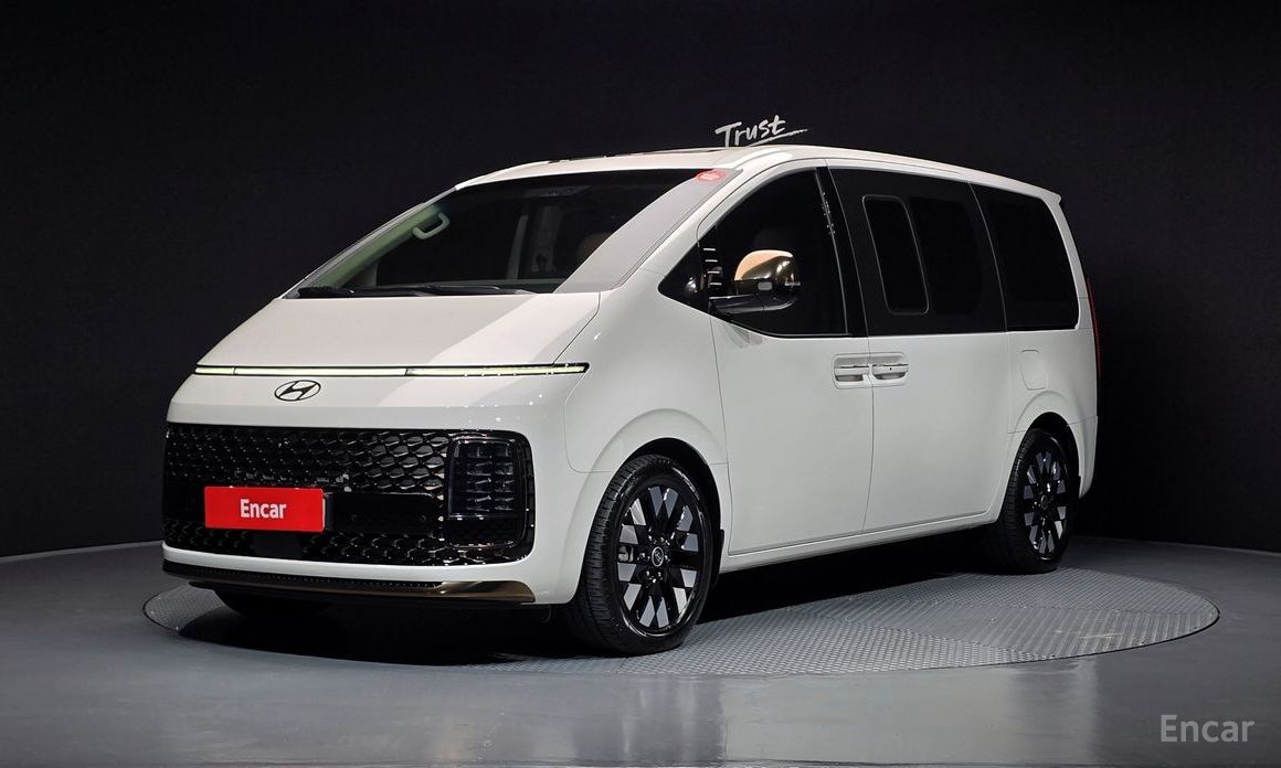  Hyundai Staria
