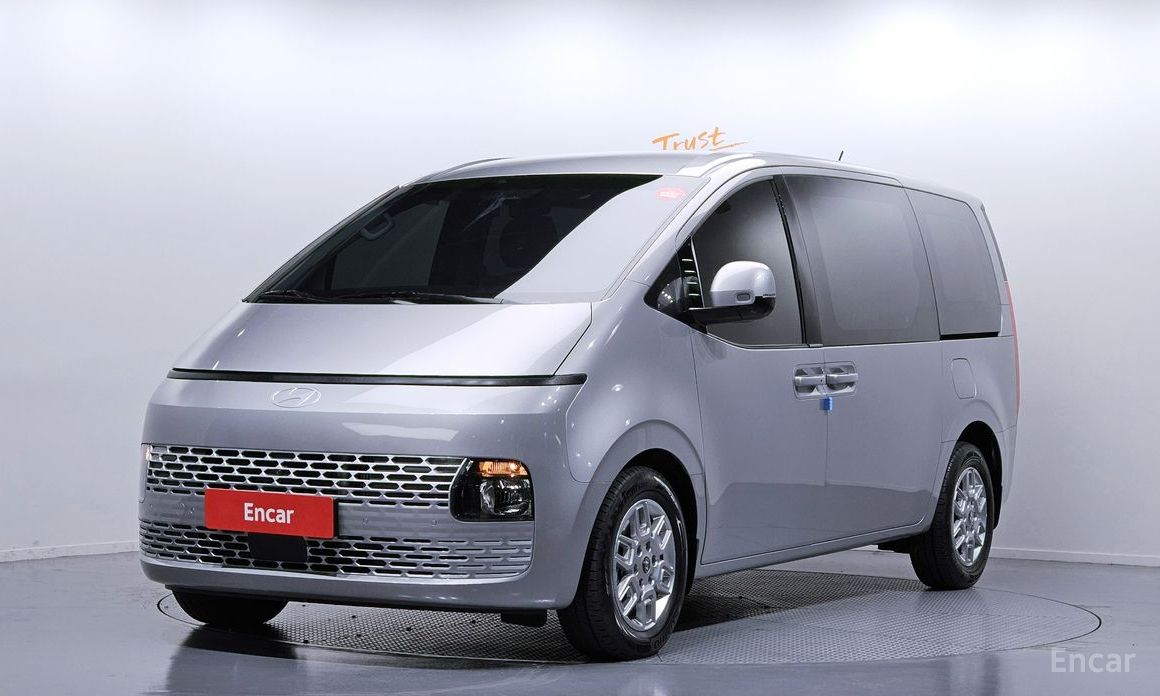  Hyundai Staria