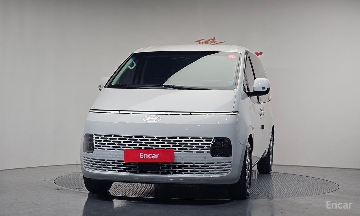  Hyundai Staria