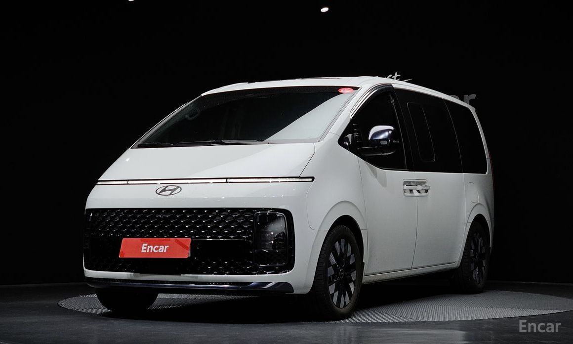  Hyundai Staria