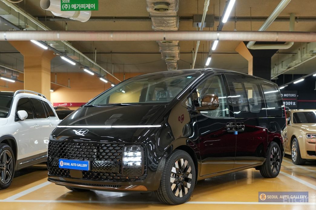  Hyundai Staria