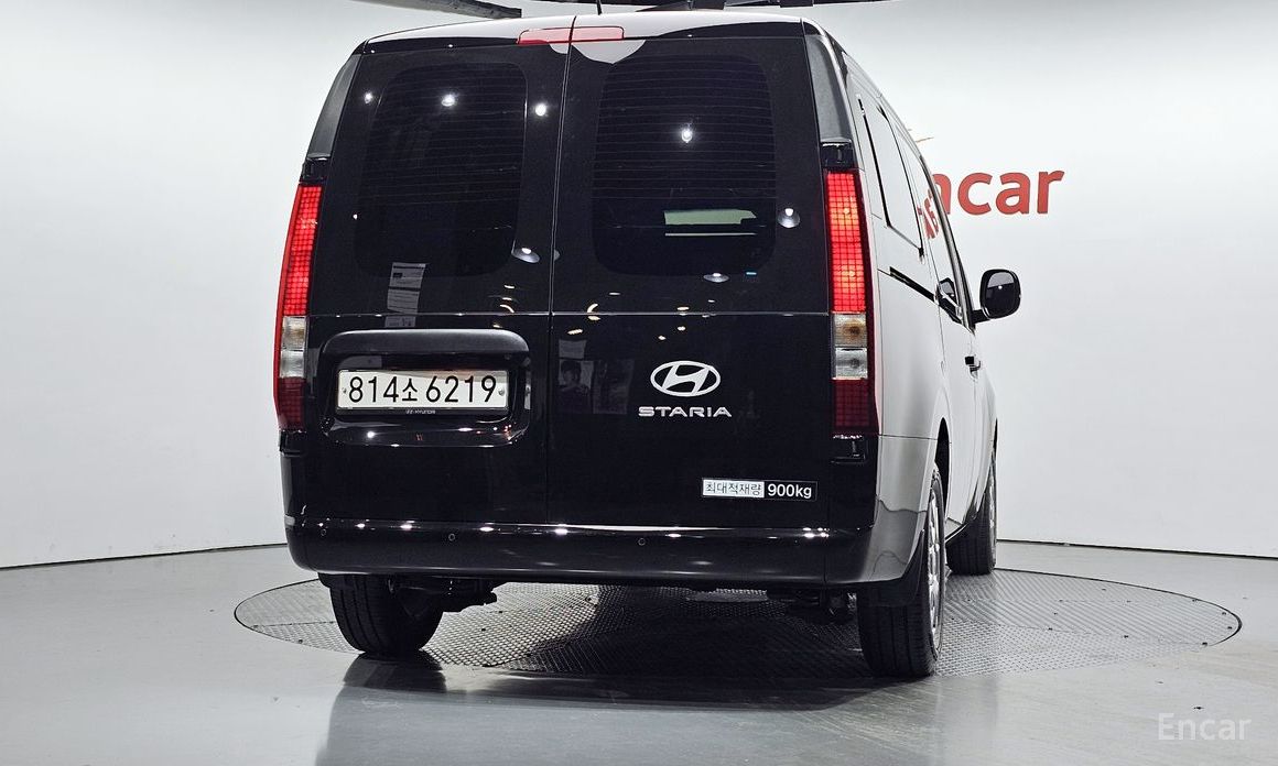  Hyundai Staria