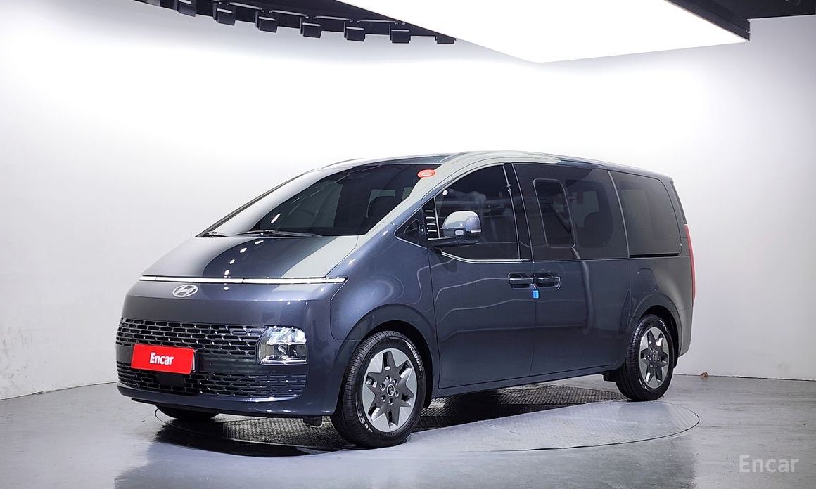  Hyundai Staria
