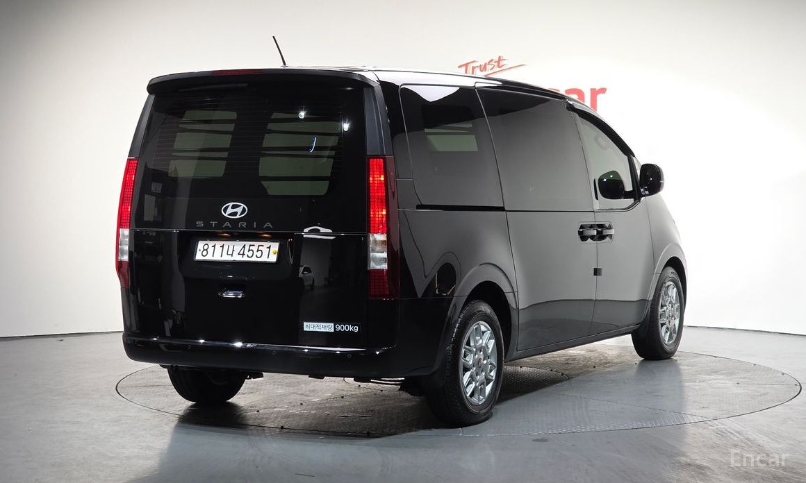  Hyundai Staria