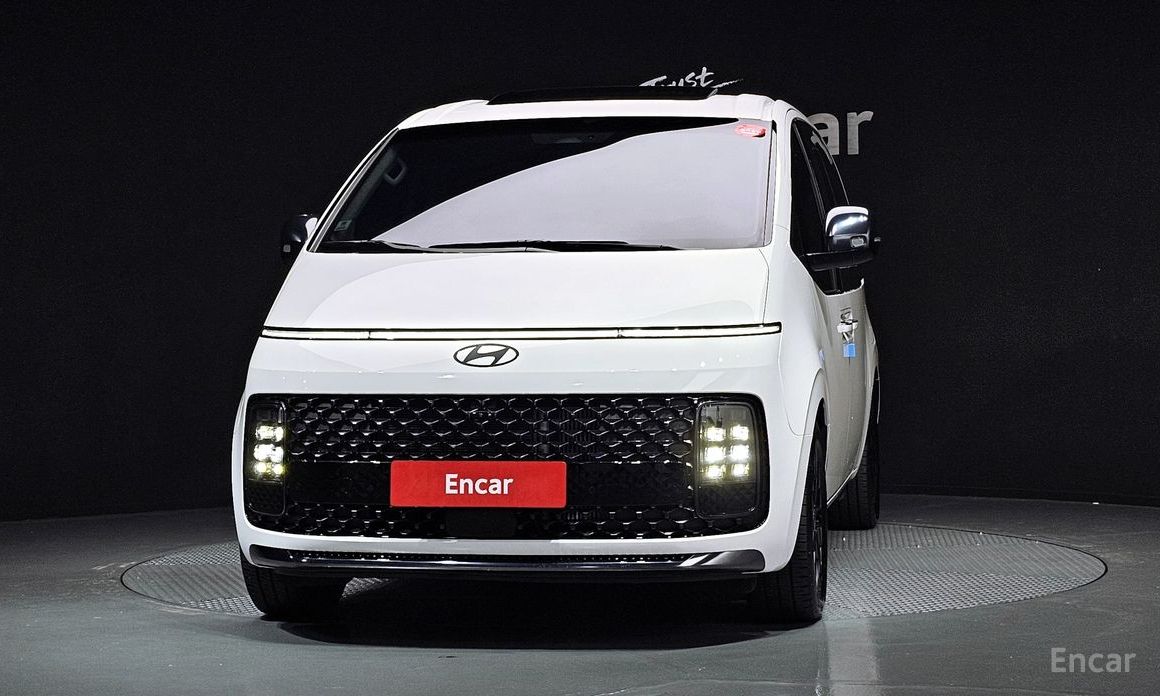  Hyundai Staria