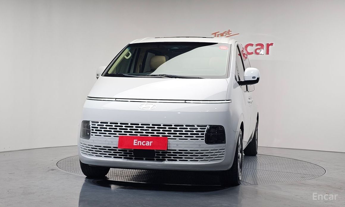  Hyundai Staria