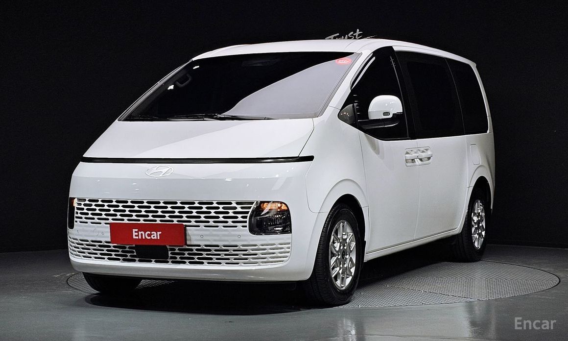  Hyundai Staria