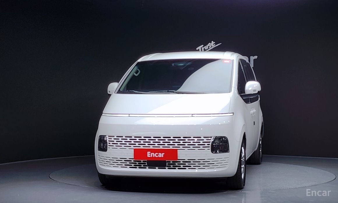  Hyundai Staria