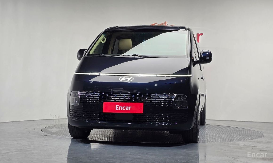  Hyundai Staria