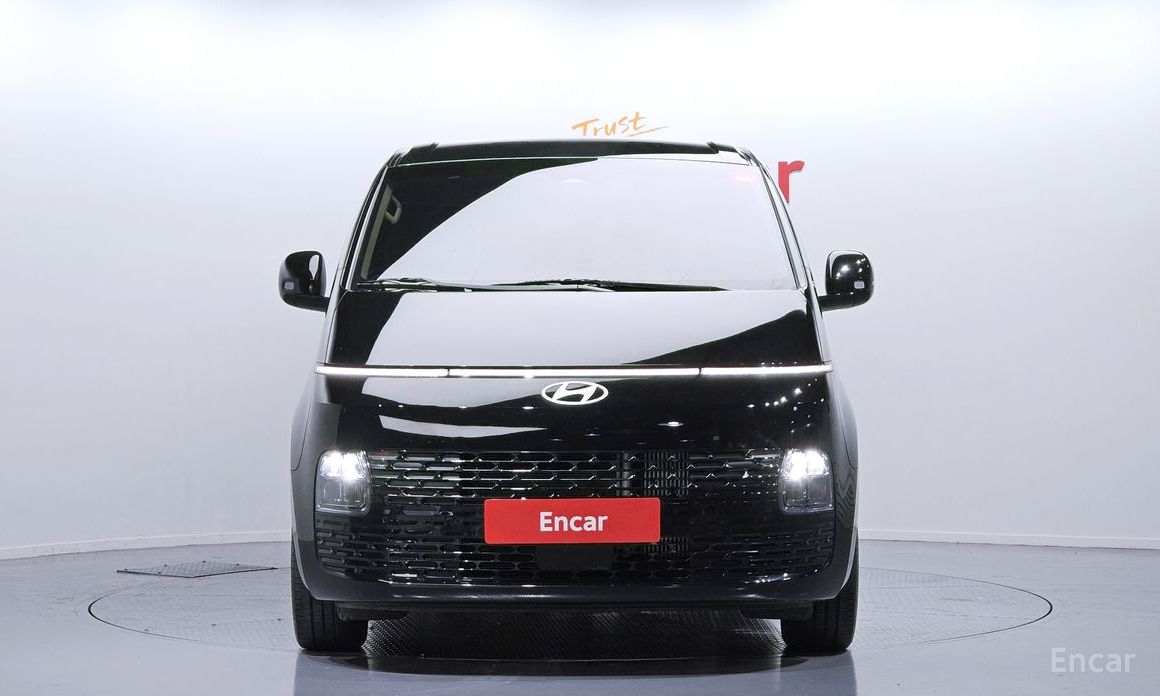  Hyundai Staria