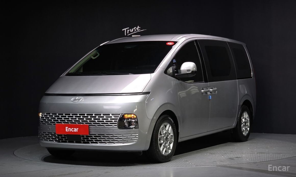  Hyundai Staria