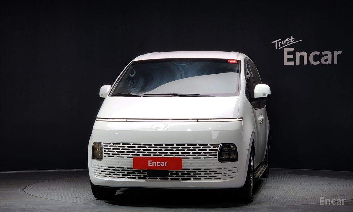  Hyundai Staria