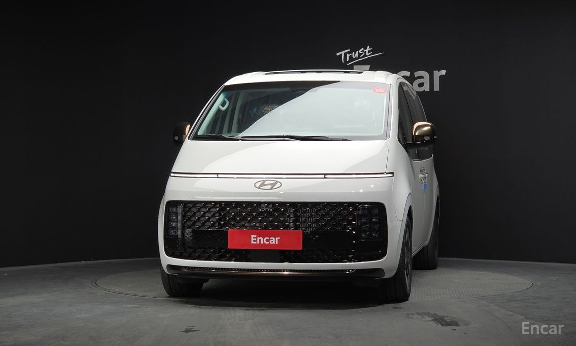  Hyundai Staria