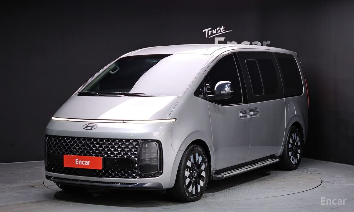 Hyundai Staria