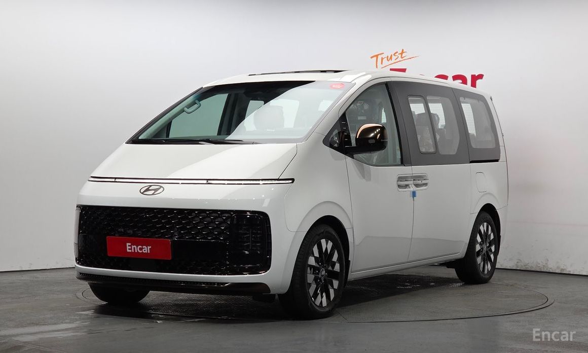  Hyundai Staria