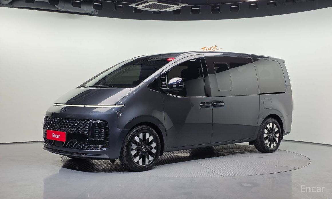  Hyundai Staria