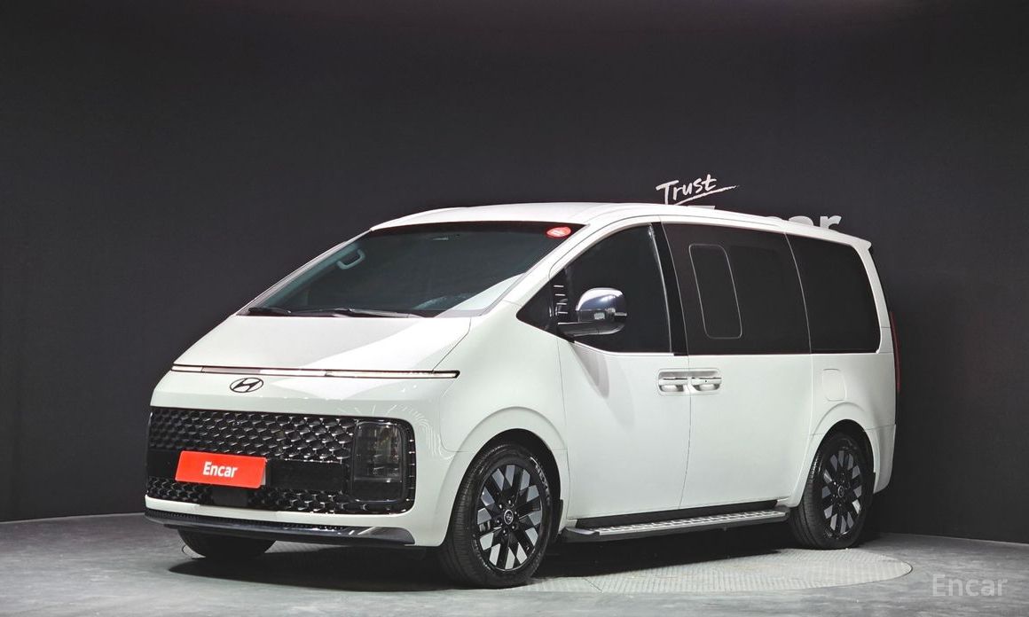  Hyundai Staria