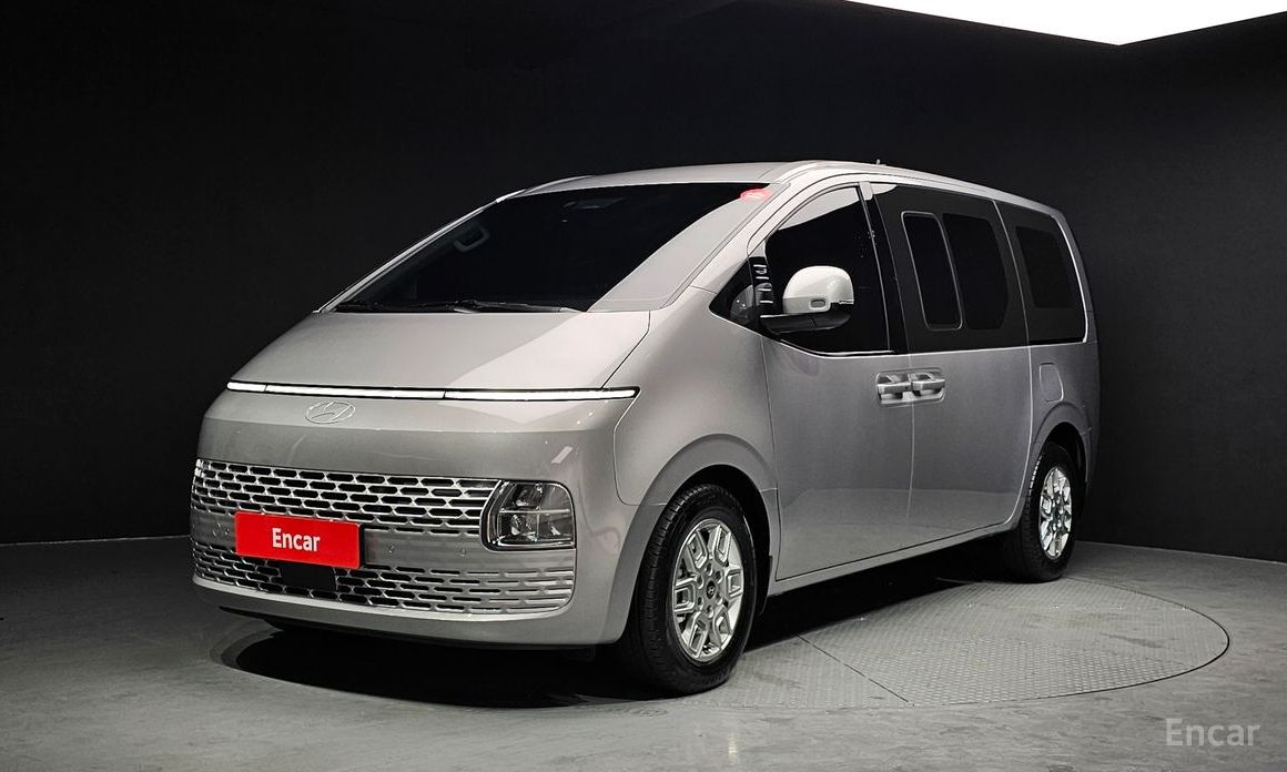  Hyundai Staria