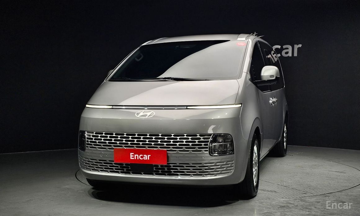  Hyundai Staria