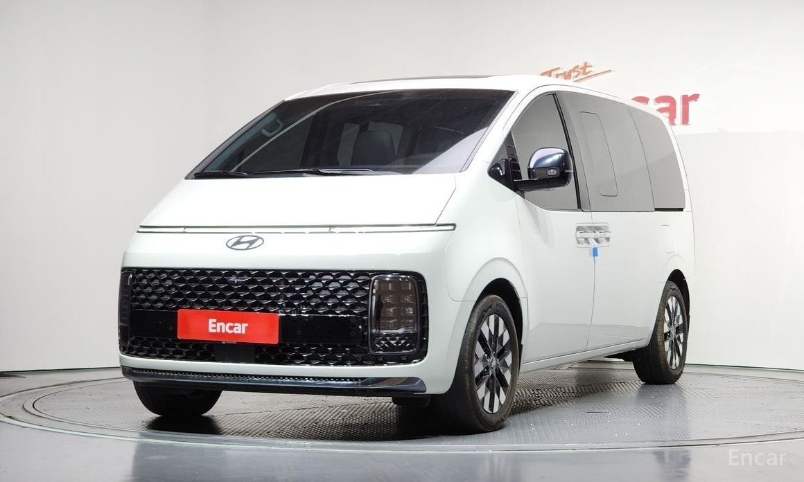  Hyundai Staria
