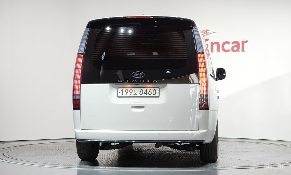  Hyundai Staria
