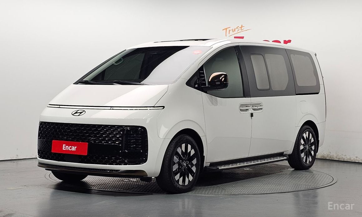  Hyundai Staria