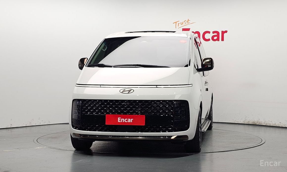  Hyundai Staria