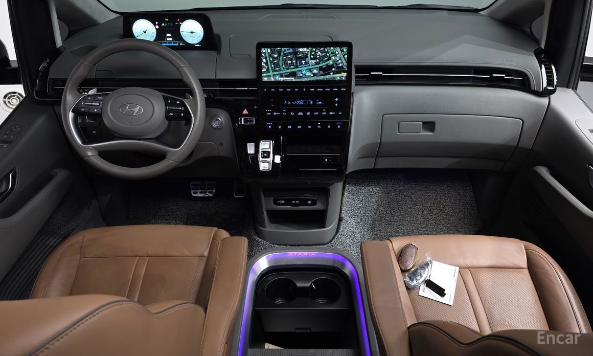  Hyundai Staria