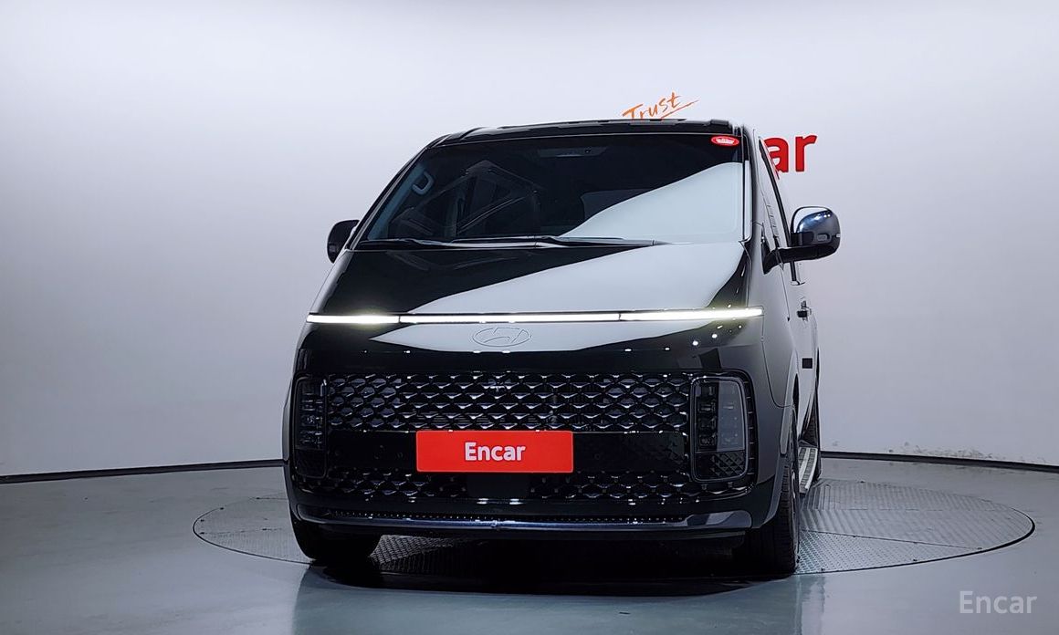  Hyundai Staria
