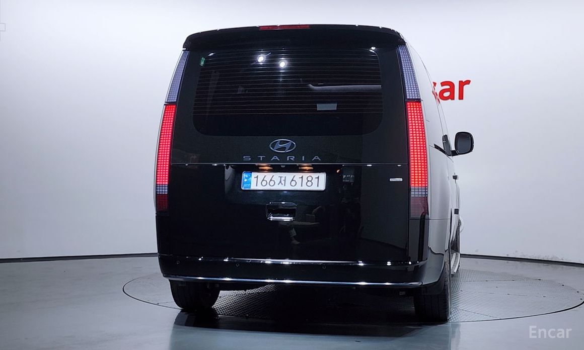  Hyundai Staria