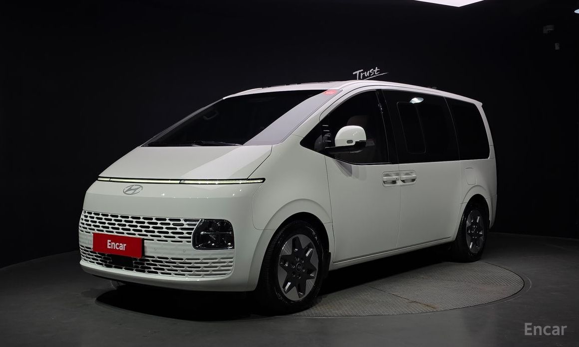  Hyundai Staria