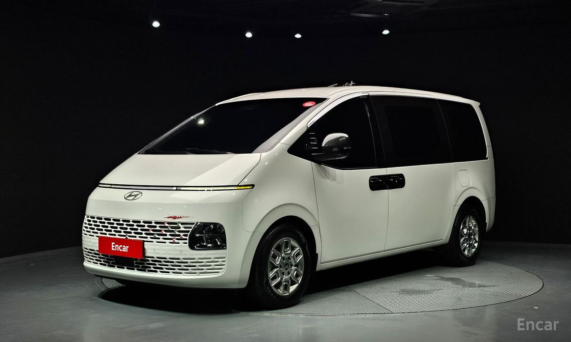  Hyundai Staria