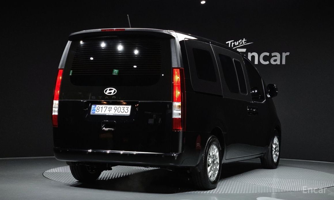  Hyundai Staria