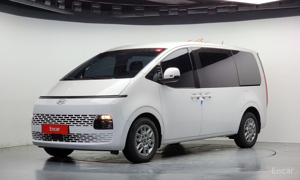  Hyundai Staria
