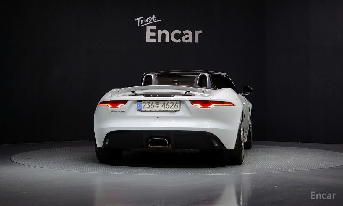  Jaguar F-TYPE